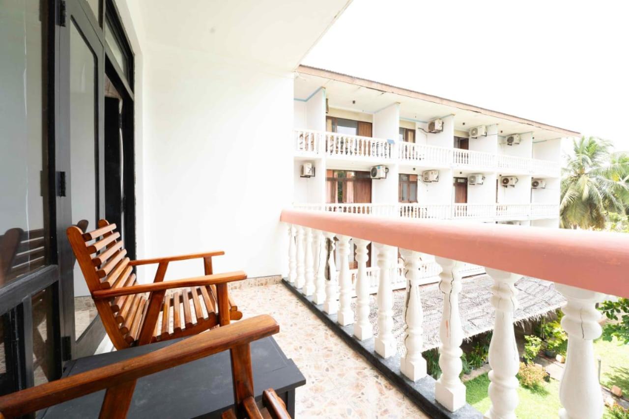 Topaz Beach Hotel Νεγκόμπο Εξωτερικό φωτογραφία