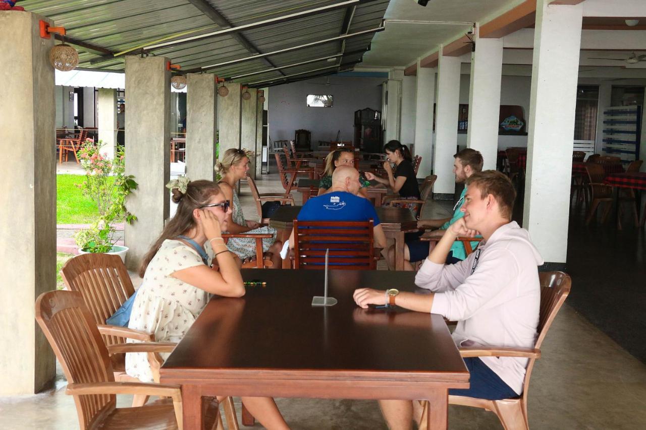 Topaz Beach Hotel Νεγκόμπο Εξωτερικό φωτογραφία